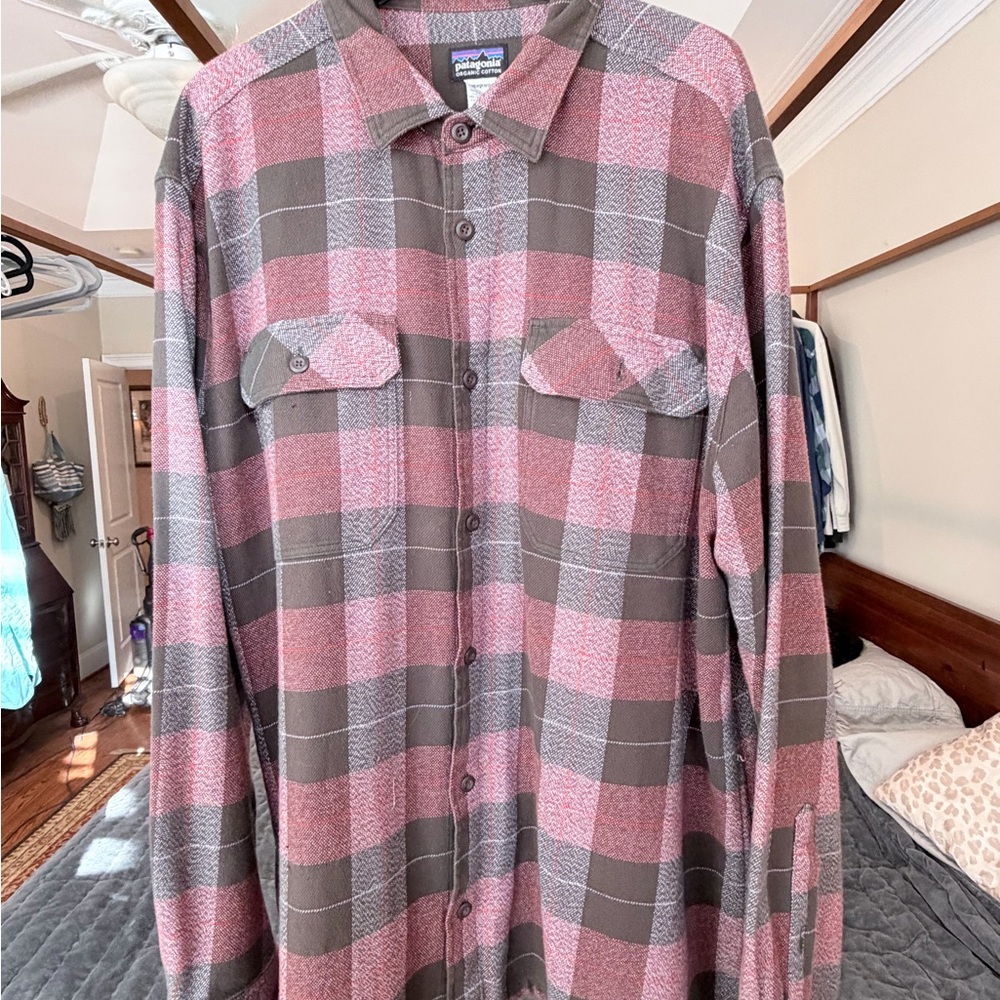 Patagonia Men's Casual Plaid Shirt - Pink and gray